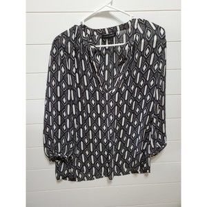 Banana Republic women size S 3/4 sleeve Vneck lightweight geometric print blouse